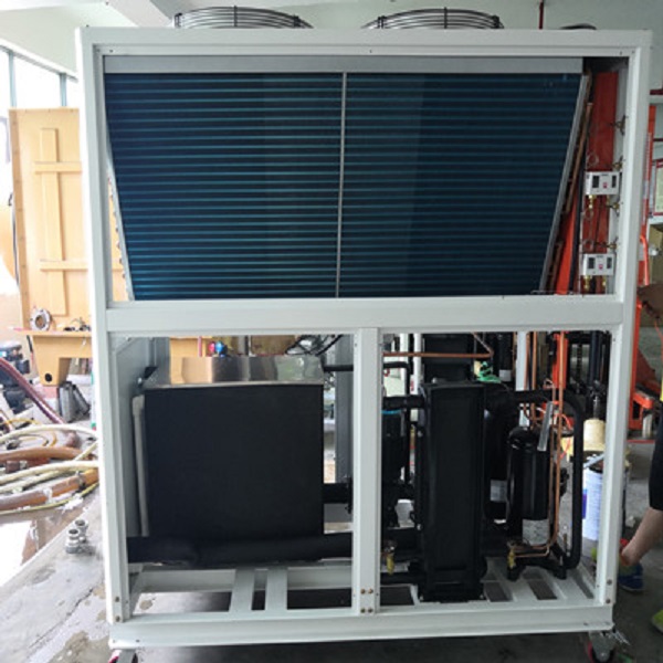 Vad är funktionen för kondensorn i en kylare?